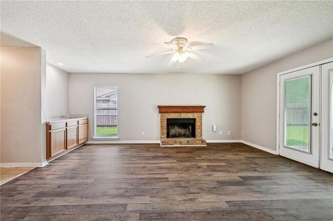 Photo - 109 Silverwood Dr