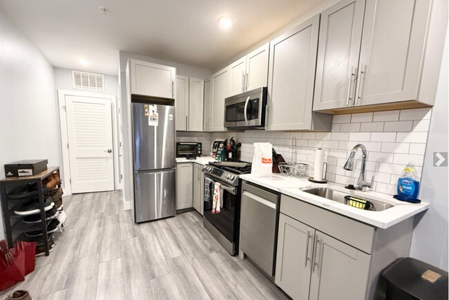 Photo - 55 W 5th St