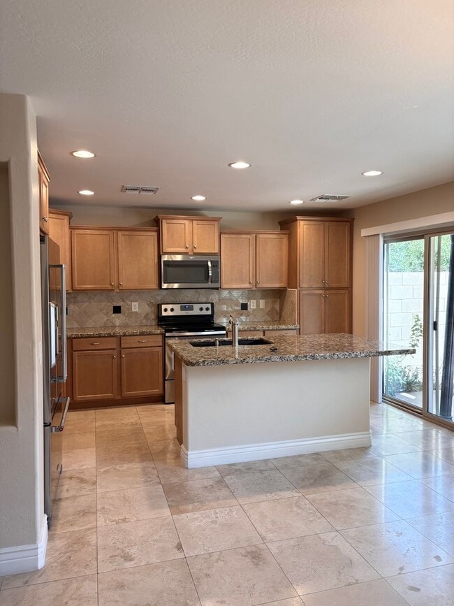 Photo - **STUNNING 4 BEDROOM/3 BATHROOM/2 CAR GARAGE/GATED COMMUNITY HOME IN MESA (SOUTHERN & LINDSAY)**
