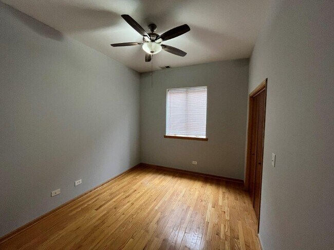 Photo - 1918 W Cermak Rd Unidad 3F