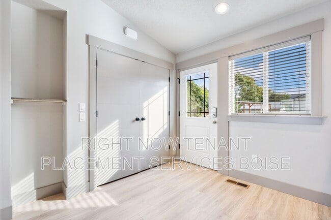 Photo - 702 Smith Ave