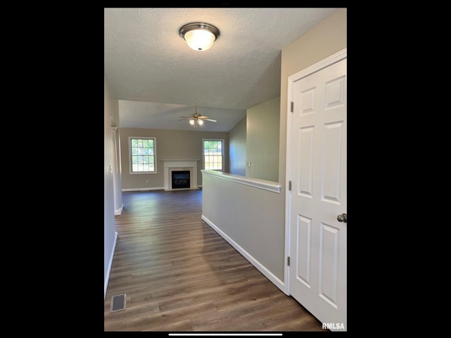 Photo - 1919 English Oak