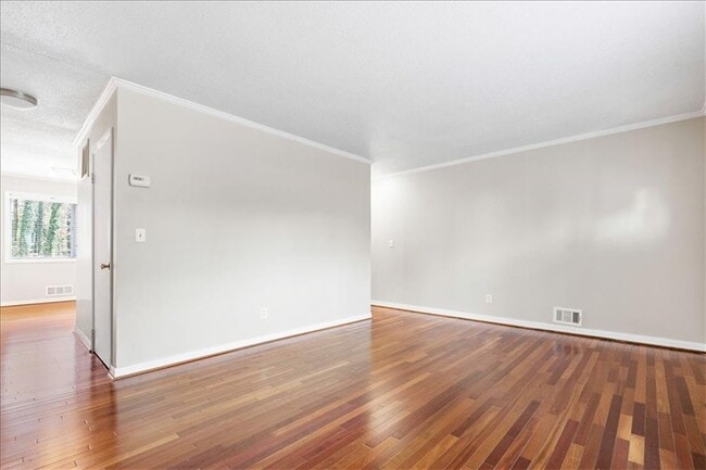 Photo - 2412 Peachwood Cir NE