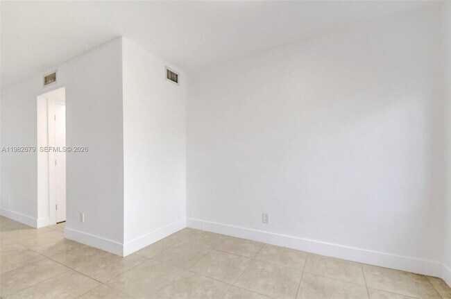 Photo - 407 SE 9th Ct Unit 3