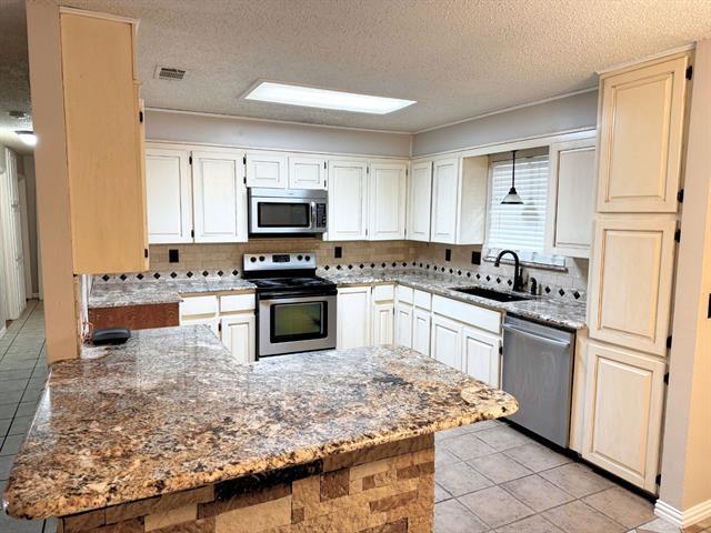 Photo - 200 Cedar Ln