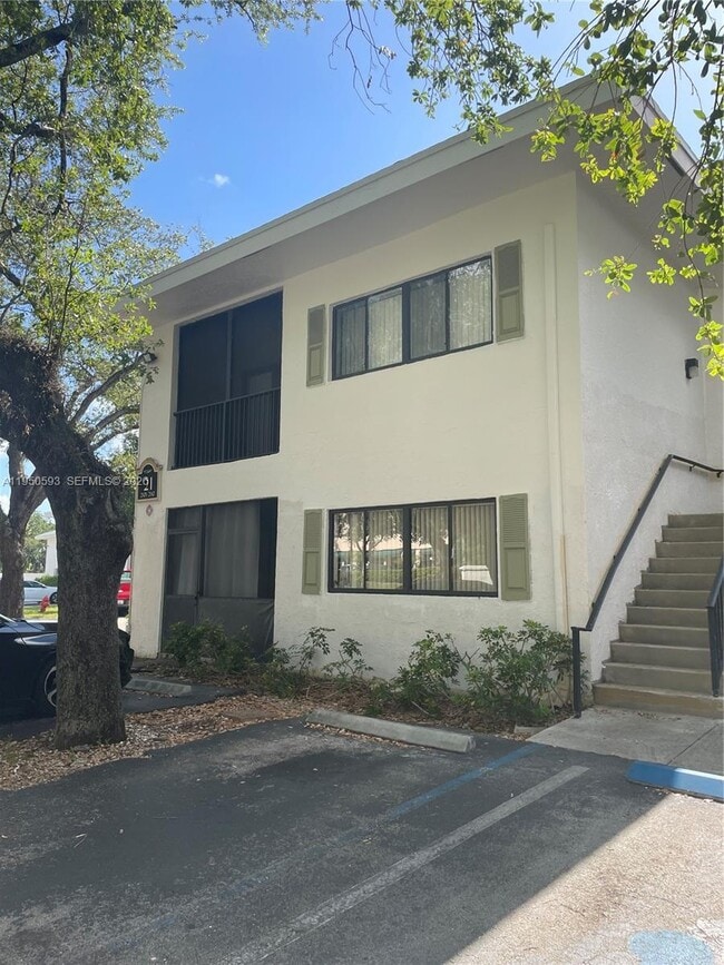 Building Photo - 2550 SW 18th Terrace Unit 2105