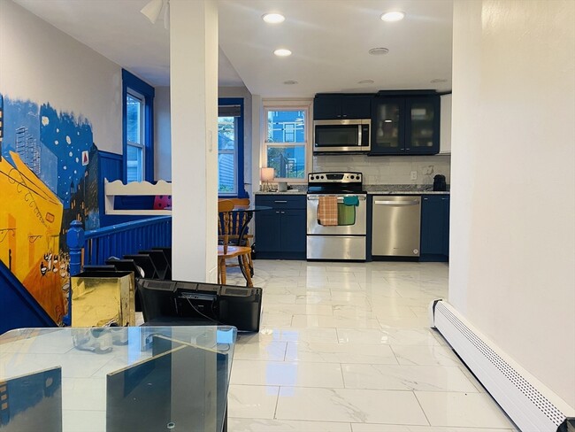 Building Photo - 67 Gore St Unit 2R Rental