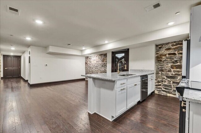 Photo - 201 Wilson St Unit 6