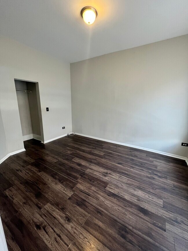 Photo - 847 E 65th St Unit 2