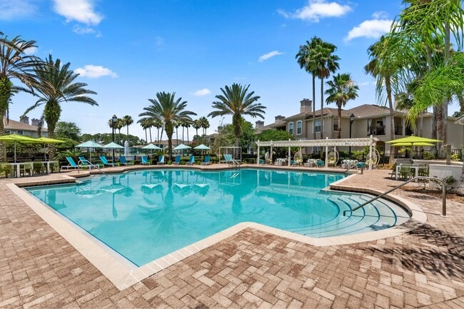 4460 Hodges Blvd Unit 204