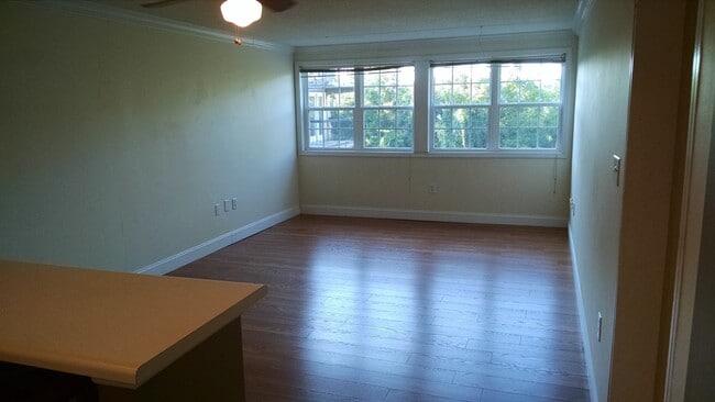 Photo - 3BR/2BA Condo Near UT Ag Campus & Vet School Unit SRC212 BR1 (SE Master w/private bath) (HOLD)
