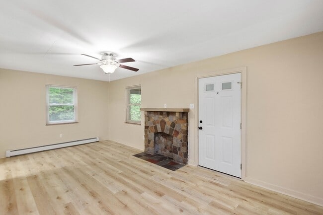 Photo - Stunning 3 bedroom home in Wilkins Township available June 15!