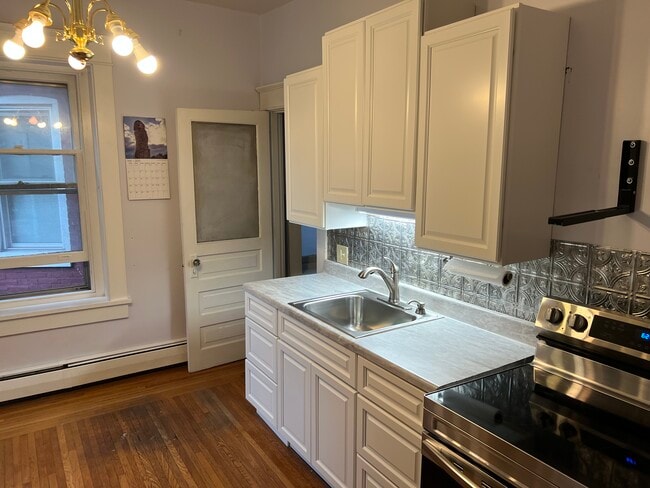 Building Photo - 221 S Reading Ave Unit Apt. #2