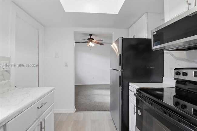 Photo - 28 NW 170th St Unit 1