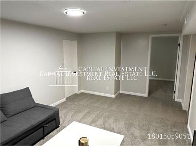 Photo - 7669 Birch St