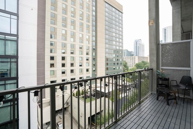 Photo - 845 Spring St NW Unidad 515