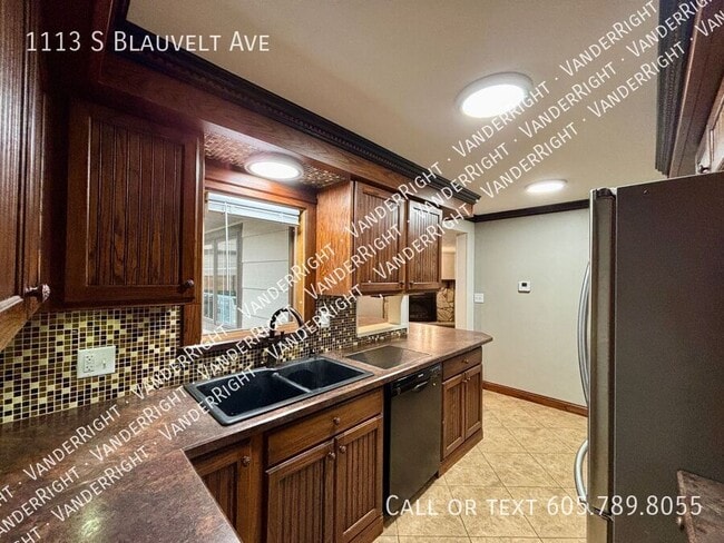 Photo - 1113 S Blauvelt Ave