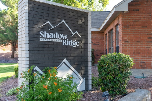 Apartamentos en Shadow Ridge - Shadow Ridge Apts.