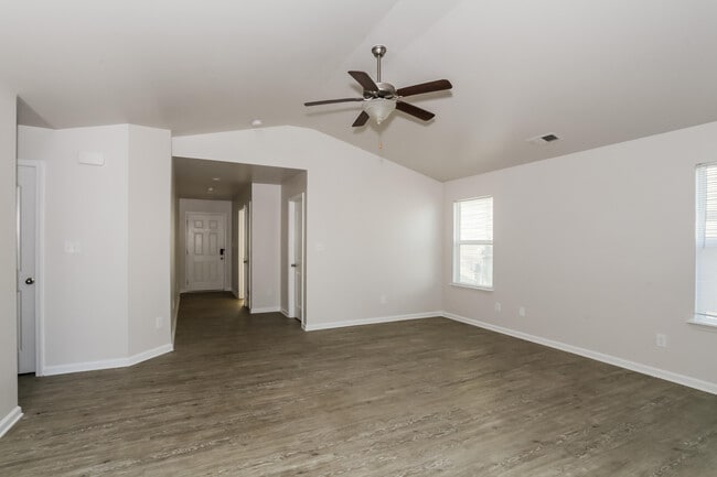 Photo - 2204 Walcot Way