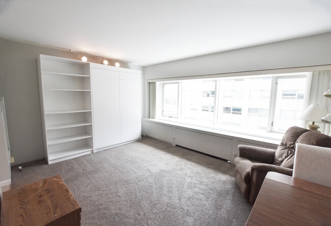 Building Photo - 555 E William St Rental