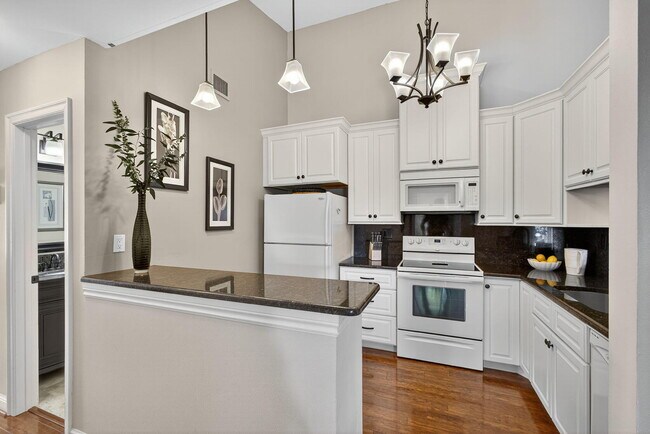 Building Photo - 6485 Chasewood Dr Unit G