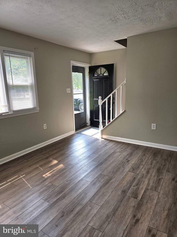 Photo - 8313 Gibbons Dr