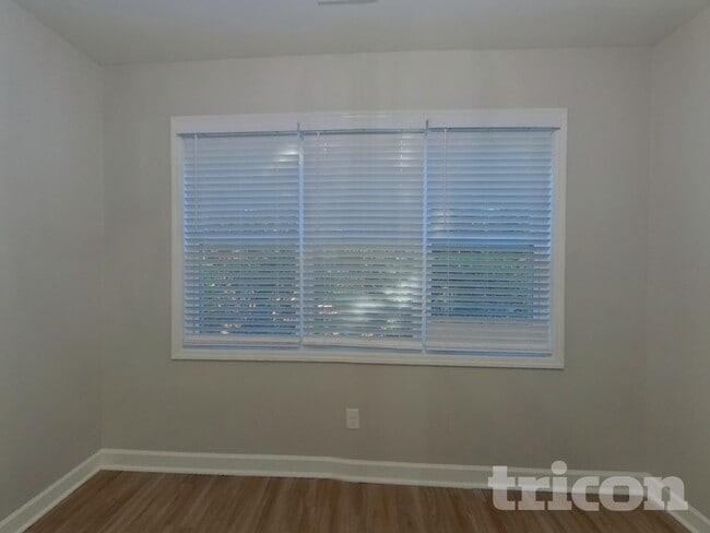 Photo - 806 Simones Ct