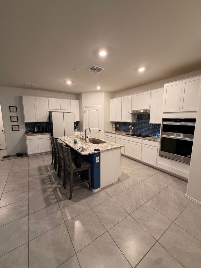 Building Photo - 9020 E Pantano Bluff Dr