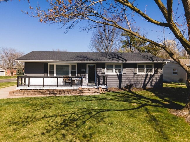 Photo - 2709 Highland Dr