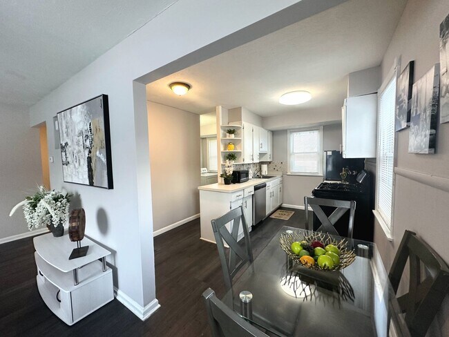 Photo - 4 Bed - 1.5 Bath Bungalow for Rent