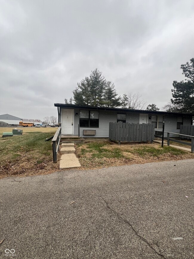 Building Photo - 2000 Indianapolis Rd Unit 31