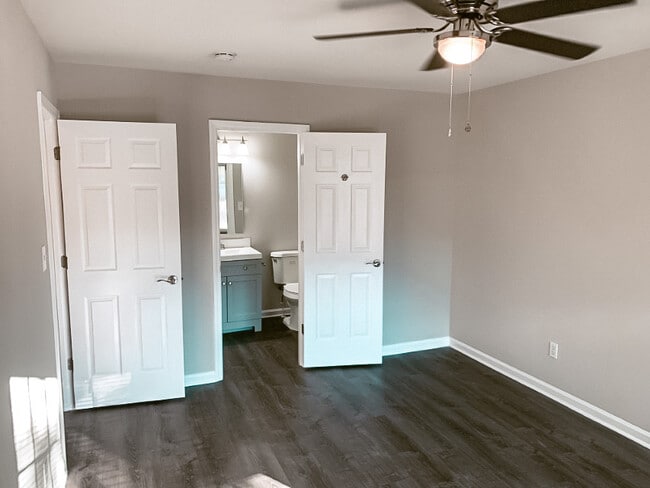 Photo - Room in Duplex on Lee St