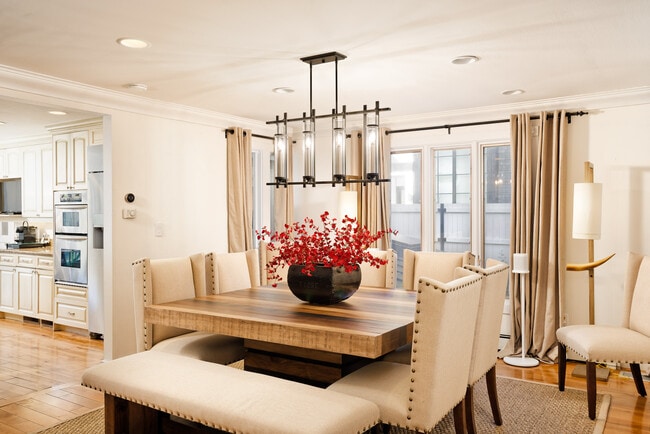 Photo - 401 W Bleeker St