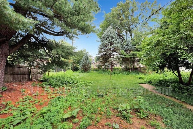Photo - 1113 W Hill St Unit Apt 1