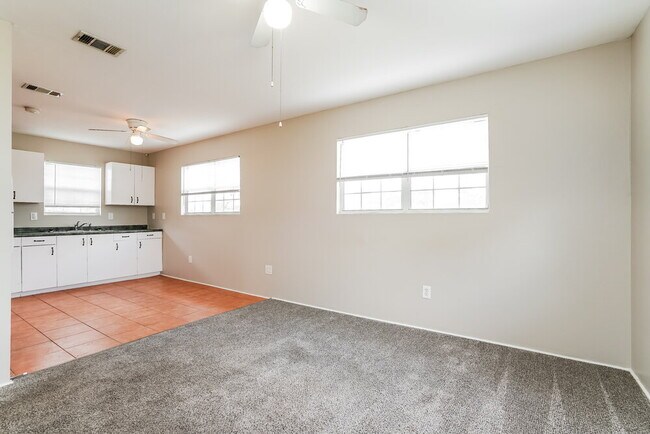 Photo - 5407 3rd St W