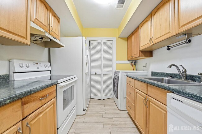 Photo - 50-10 Prospect St