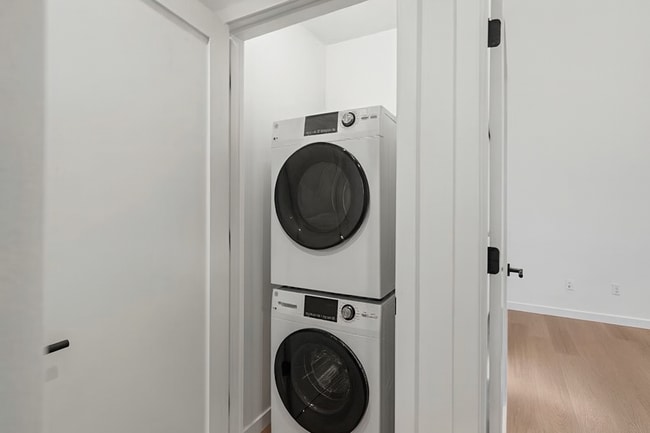 Photo - 10350 Wallingford Ave N Unidad 10350B