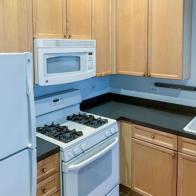 Photo - 2737 N Wayne Ave Unidad 1S