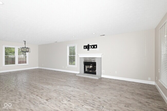 Photo - 9224 Oak Knoll Ln