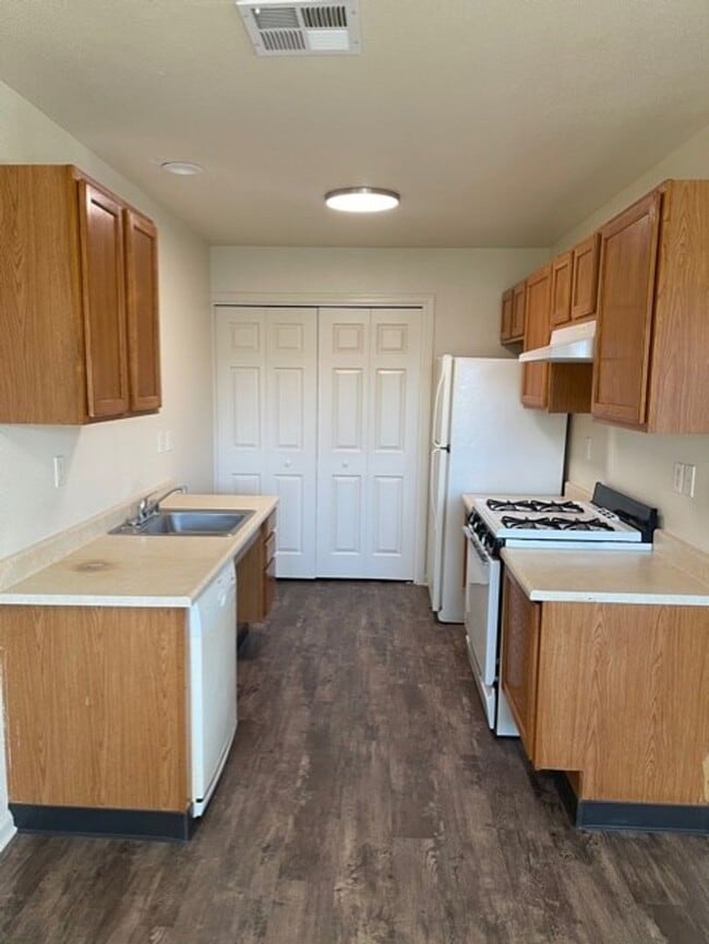 Photo - milo1750 Unit 2