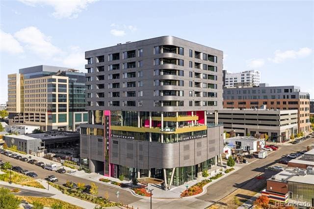 Photo - 3520 Chestnut Pl Unidad PH-1207