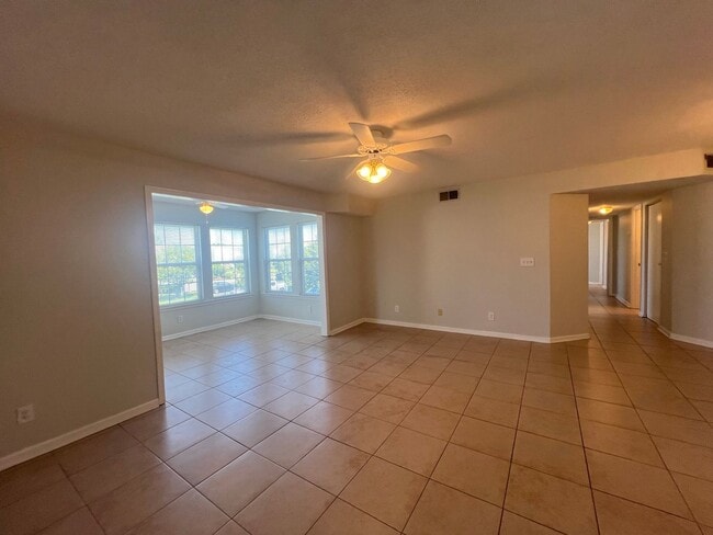 Photo - Myrtle Beach - 3 Bedroom / 2 Bathroom Condo Unit E