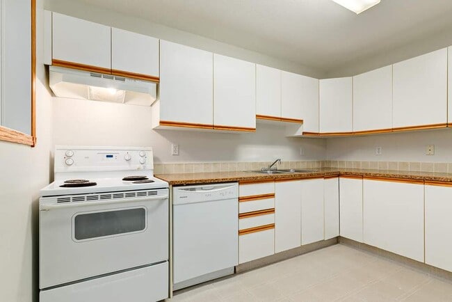 Halman Heights Townhomes - Halman Heights Townhomes