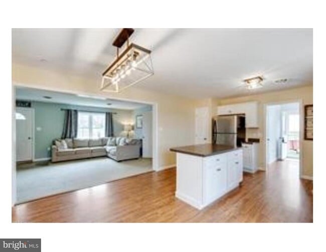 Photo - 8890 Fairlee Rd