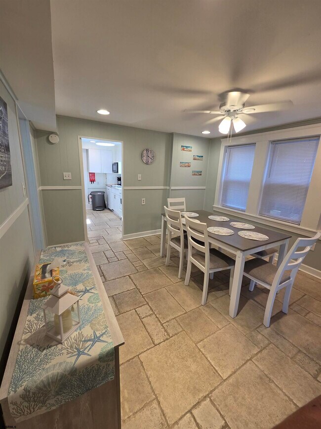 125 N Newark Ave Unit Lower
