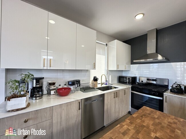 Photo - 908 N California Ave Unit A02C