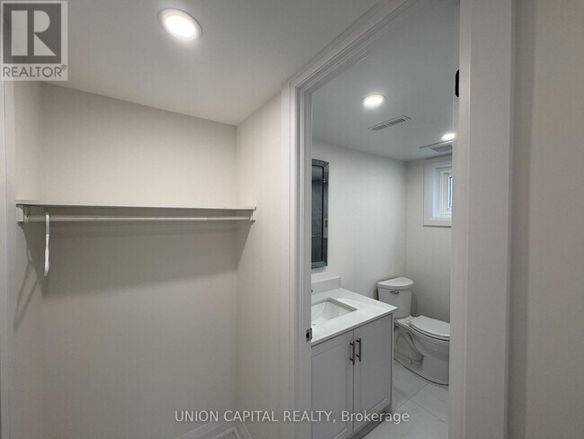 Photo - 5 Whistling Hills Dr