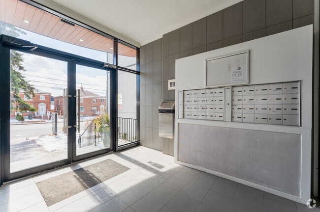 Hall d'entrée - 2040 EGLINTON AVE W