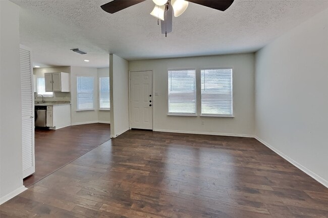 Photo - 19727 Glenfinch Ln