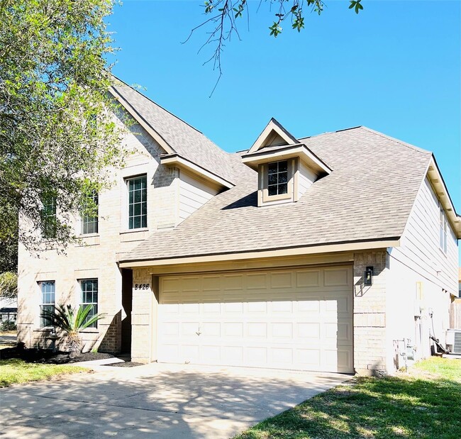 Building Photo - 8426 Woodland Knoll Ln